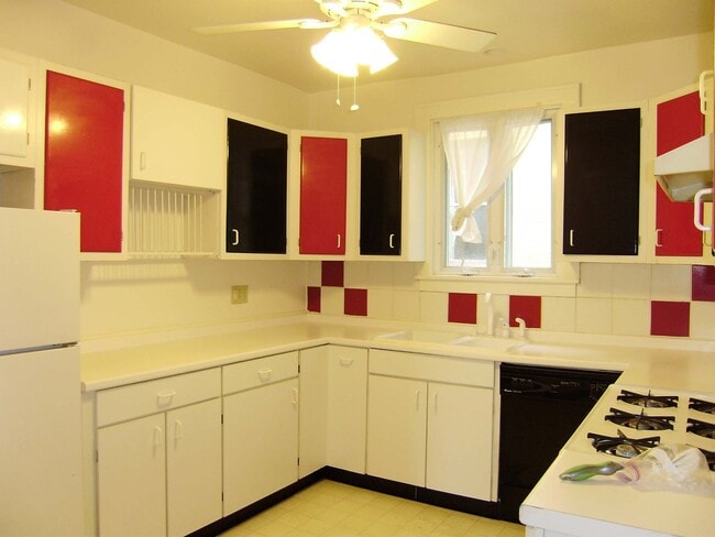 Photo - 5623 Woodmont St Unit 5623