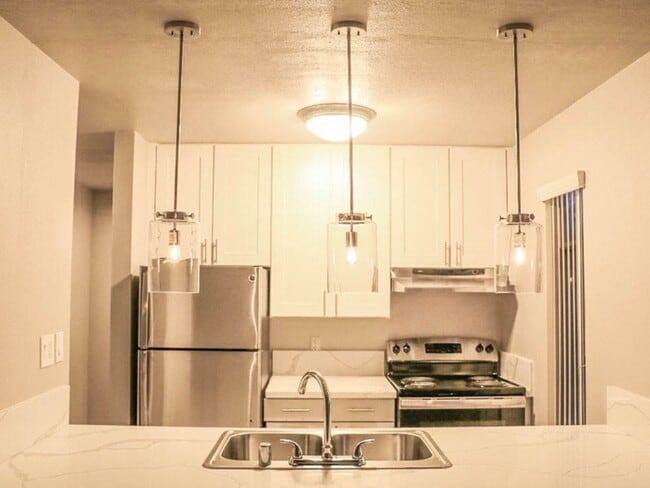 Photo - Peacock Apartments