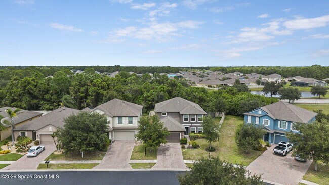 Photo - 553 Trymore Dr SE