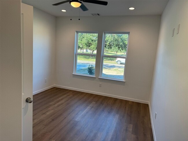 Building Photo - 6405 Carver Ave Rental