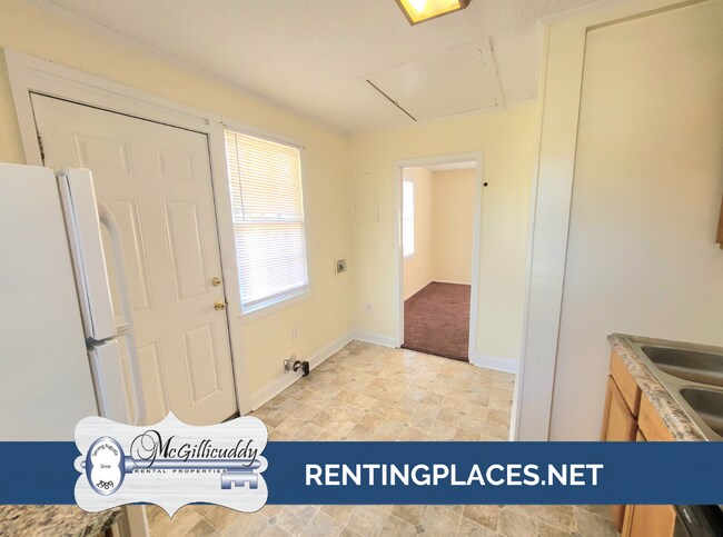 1212 Holden Dr