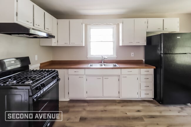 Photo - 1924 Portage Ave