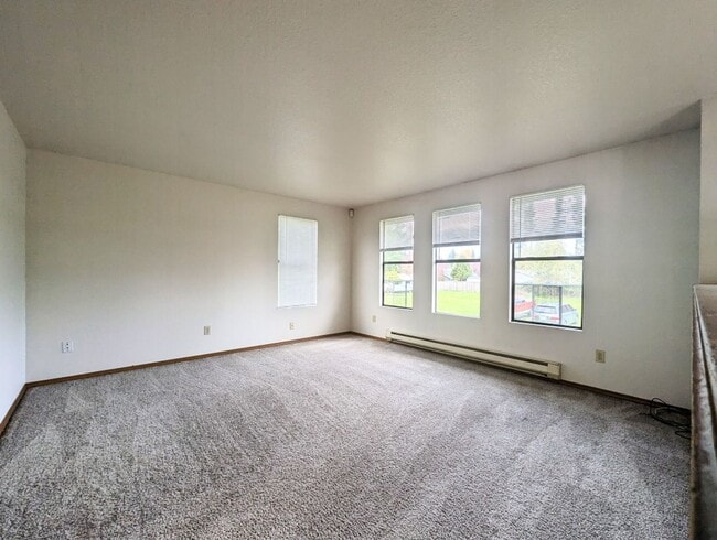 Photo - 4Bd/1.75Ba Everett House
