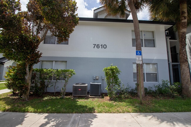 Photo - 7610 Westwood Dr Unit 102