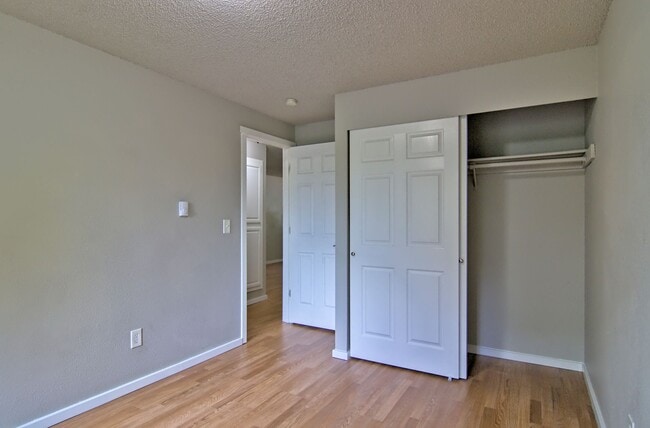 Photo - The Norpoint 8 Apartments
