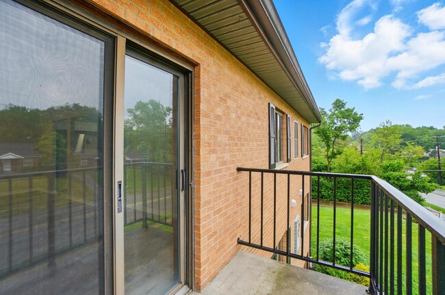 Photo - 480 Pedretti Ave Unit Apt 1