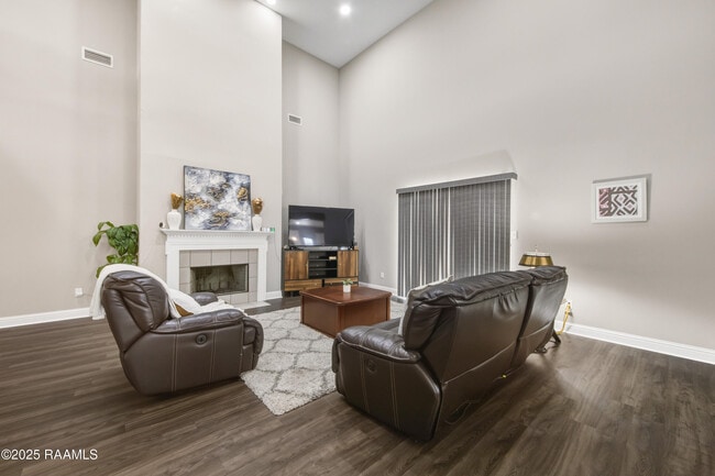 Photo - 213 E Peck Blvd