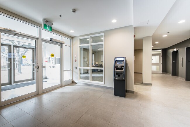 Entrance - Regent Student Living