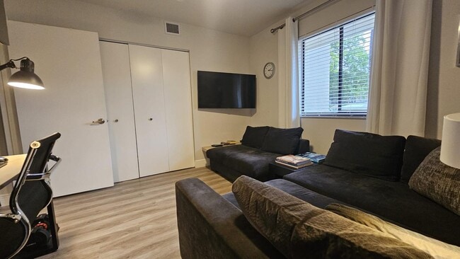 Photo - 120 NW 70th St