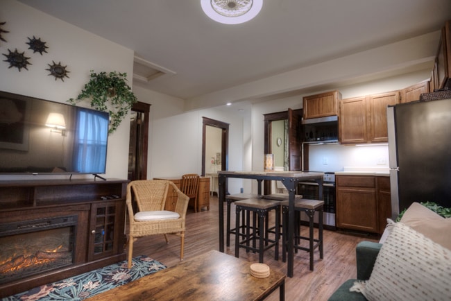 Photo - 500 N Lake St Unit Up