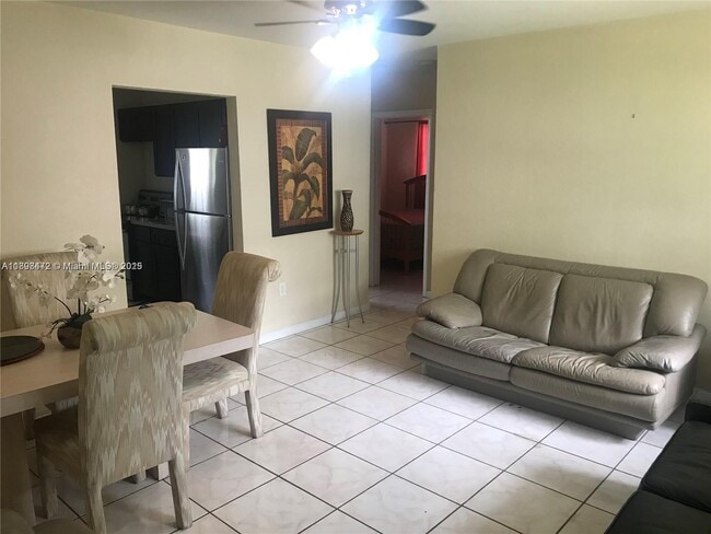 Photo - 133 NW 57th St Unidad 2