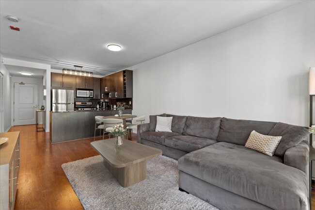 Photo - 645 N Kingsbury St Unit 1703