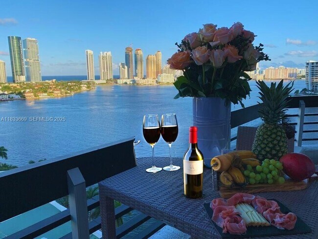 Building Photo - 3530 Mystic Pointe Dr Unit 1714