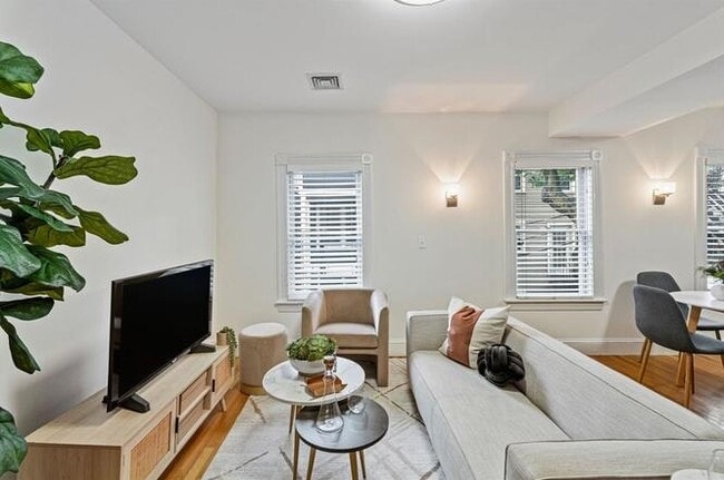 Photo - 296 W 3rd St Unit 21B