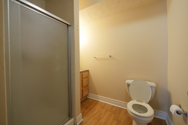 Bathroom - 229 W Walnut St Unit 1