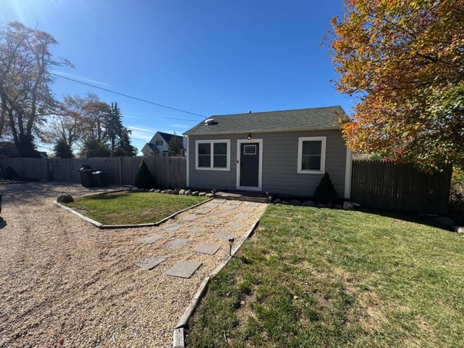 Photo - 28 Sheridan Dr