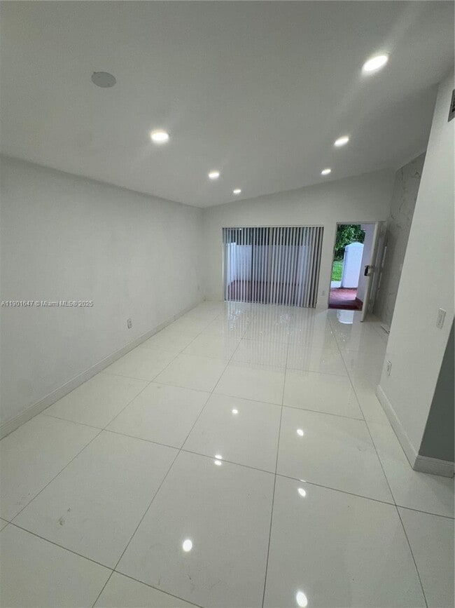 Building Photo - 7699 SW 153rd Ct Unit 104