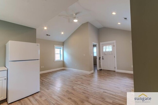 Photo - 624 Military Ave