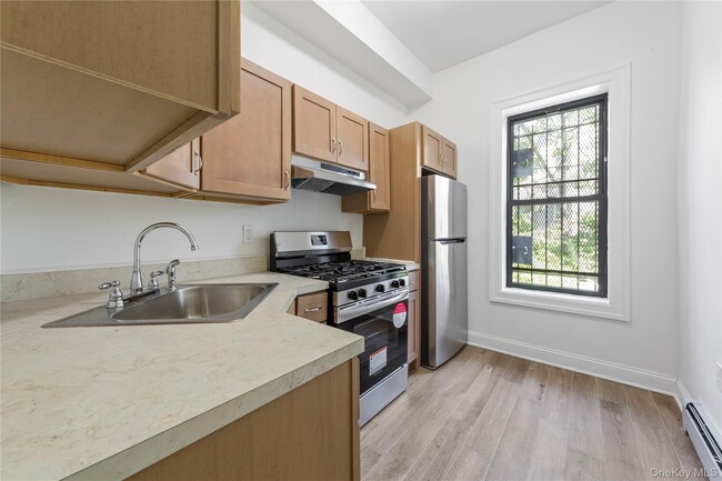 Building Photo - 1587 Lincoln Pl Rental