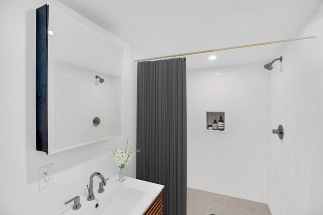 Photo - The Shoreline at 19th - Steps from the beach