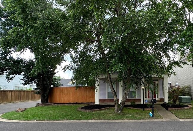 Photo - 1093 River Isle Dr House