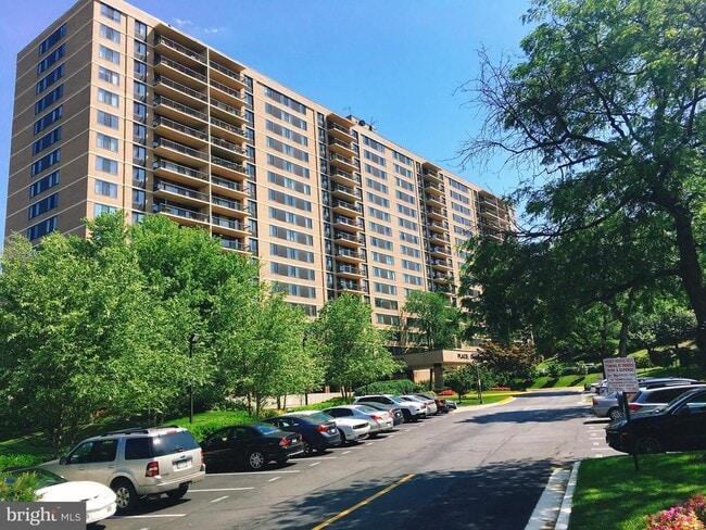 Building Photo - 5500 Holmes Run Pkwy Unit 1404 Rental