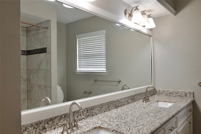 Building Photo - 723 Leaflet Ln