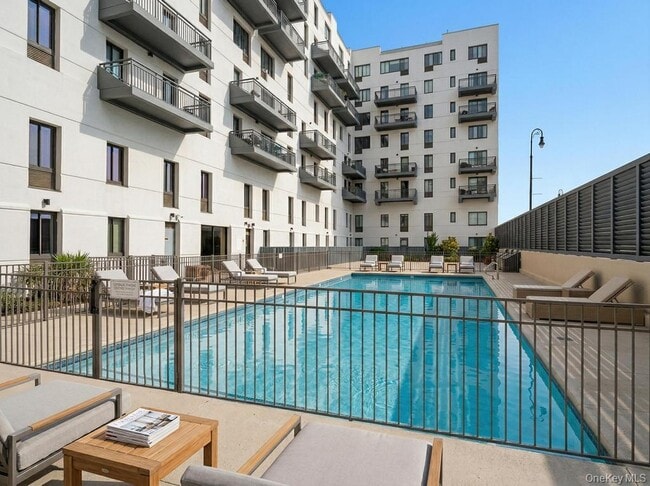 Photo - 100 W Broadway Unit 2Bb