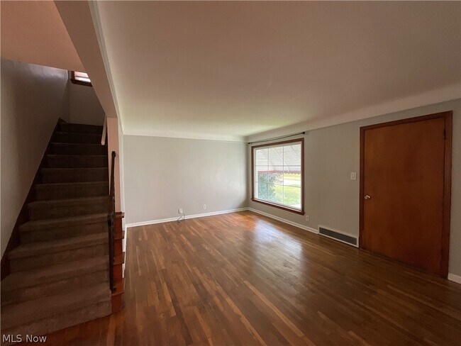 Photo - 3709 Woodridge Rd