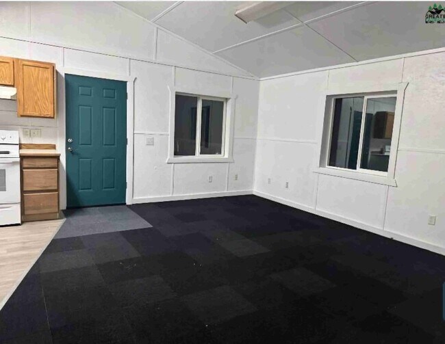 Photo - 2465-2465 Maria St