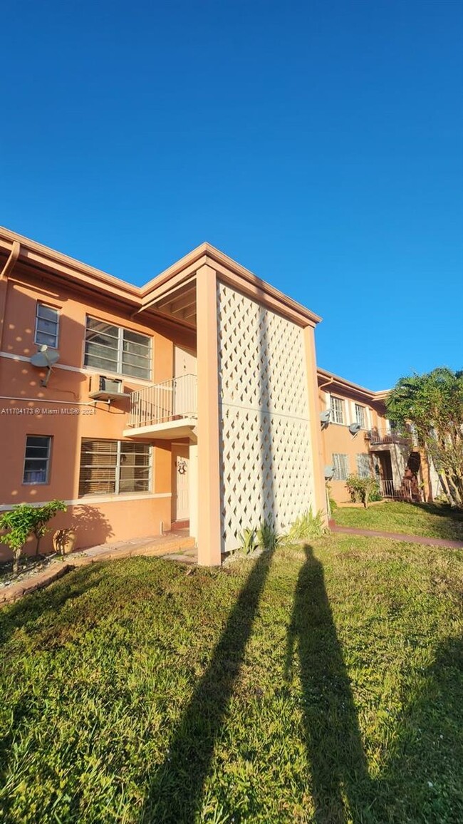 Photo - 3451 SW 11th St Condominio Unidad 7B