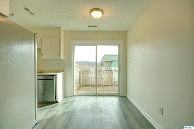 Photo - 2225 Golf Rd SW