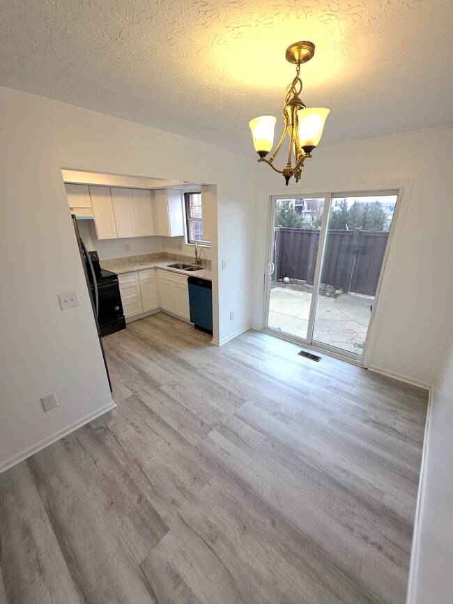 Dining Room - 5378 Portland St