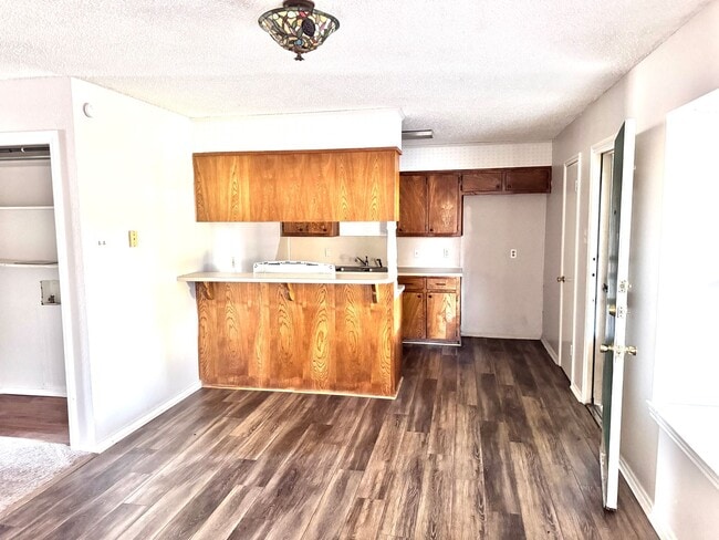 Photo - Midway 2/2 duplex