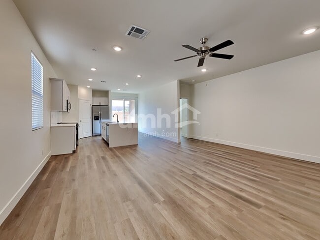 Photo - 537 Silverbell Falls Pl