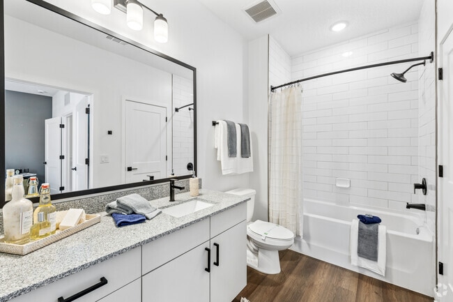 2BR, 2.5BA - 1,260SF - Bathroom