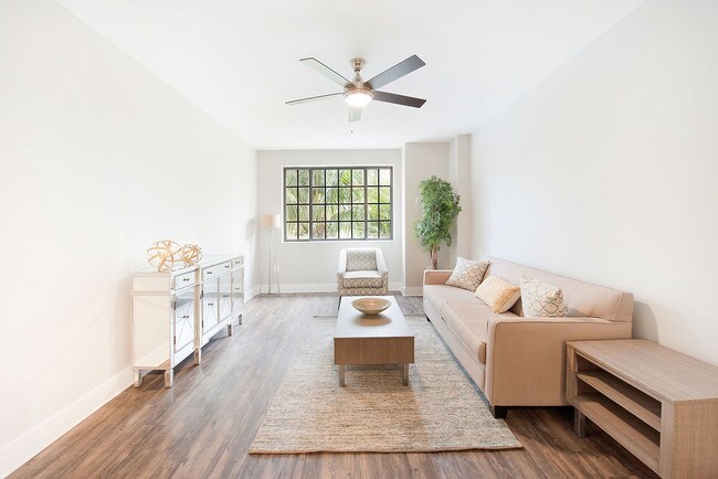 Photo - The Flats at Rosemary Square