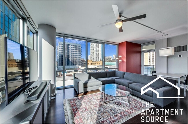 Building Photo - 123 S Green St Unit 701B