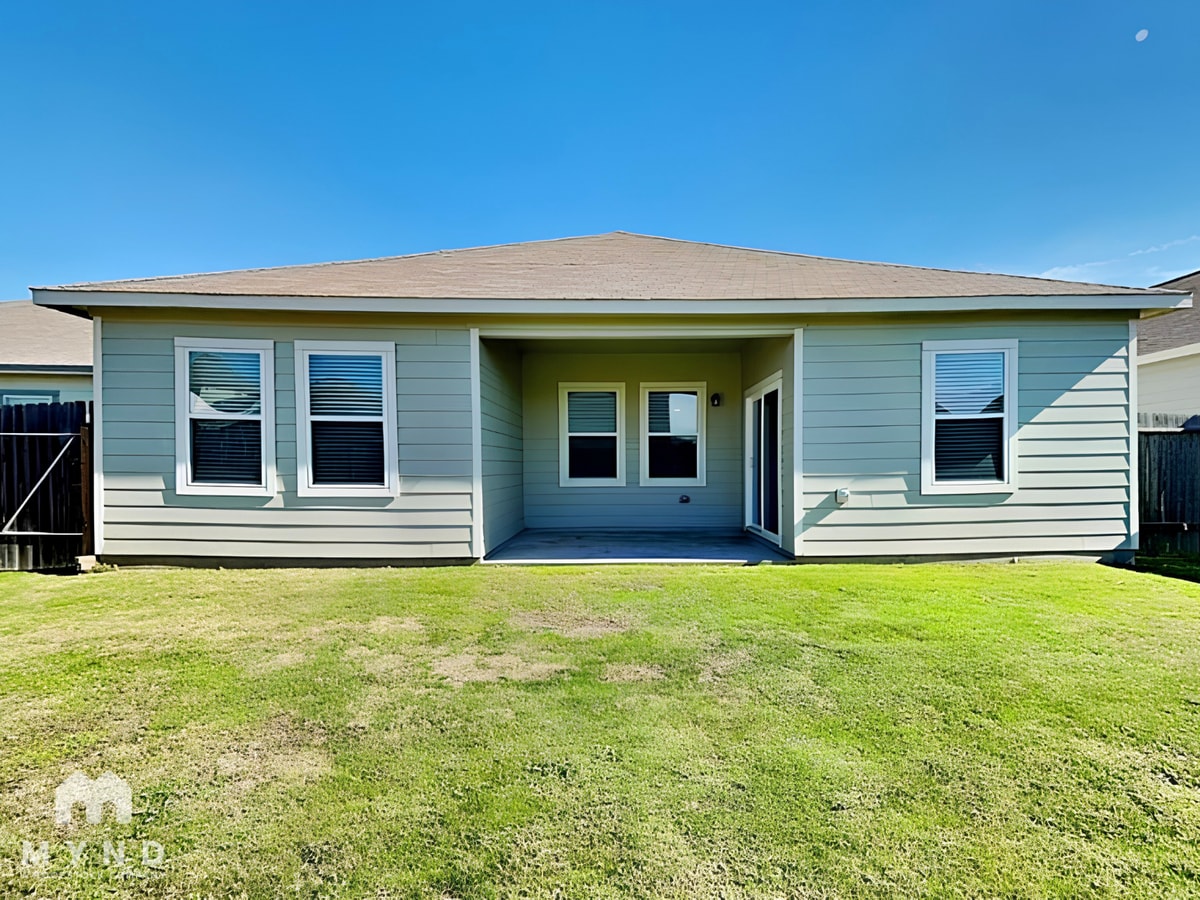 Photo - 1044 Banyon Tree Ln