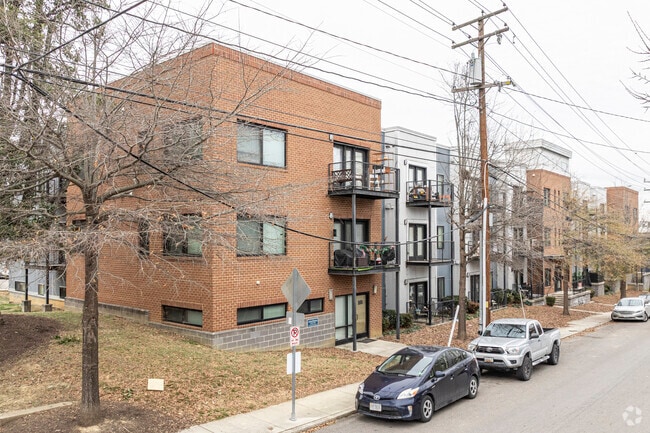 Photo - Perry Street Apartments