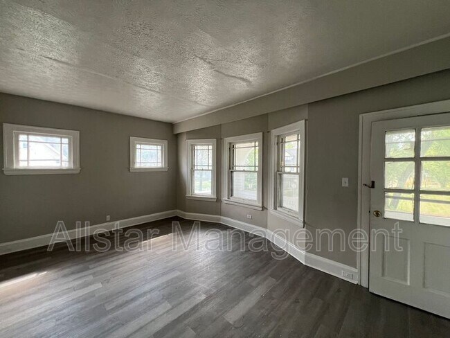 3293 E 121st St Unidad Up Unit