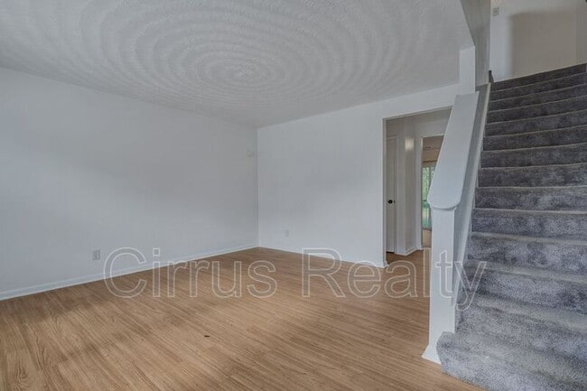 Photo - 2788 Peach St