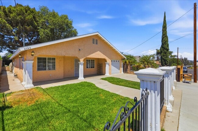 Photo - 6059 Essex St