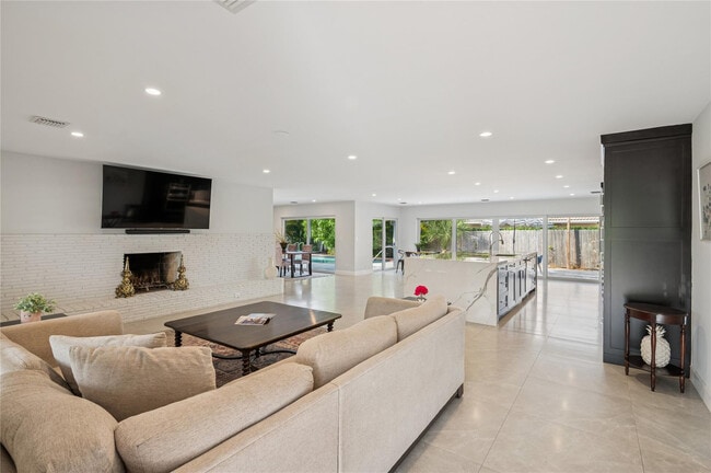 Photo - 2657 NE 26th St