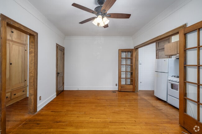 Studio - 400SF - Bedroom