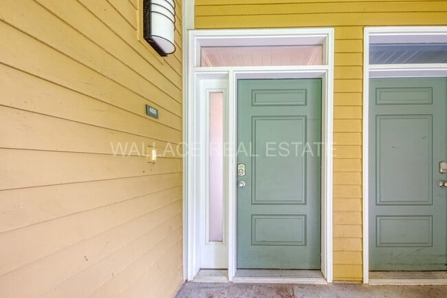 Photo - 3 BEDROOM CONDO IN RIVER TOWNE - A GATED LAKEFRONT COMMUNITY!!