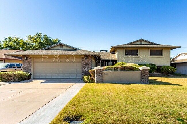 Building Photo - 3912 S Elm St