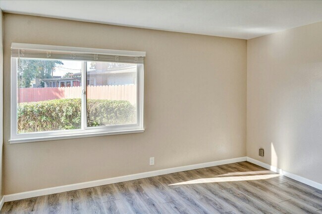 Photo - 1000 Cutting Blvd