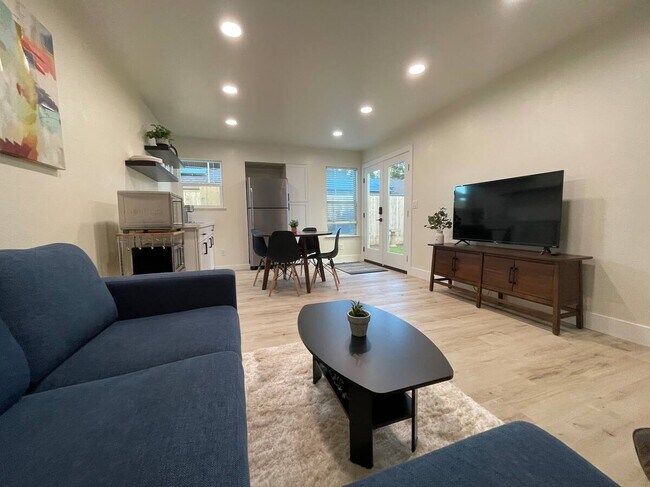 Photo - 2713 Mitchell Ave Unit B