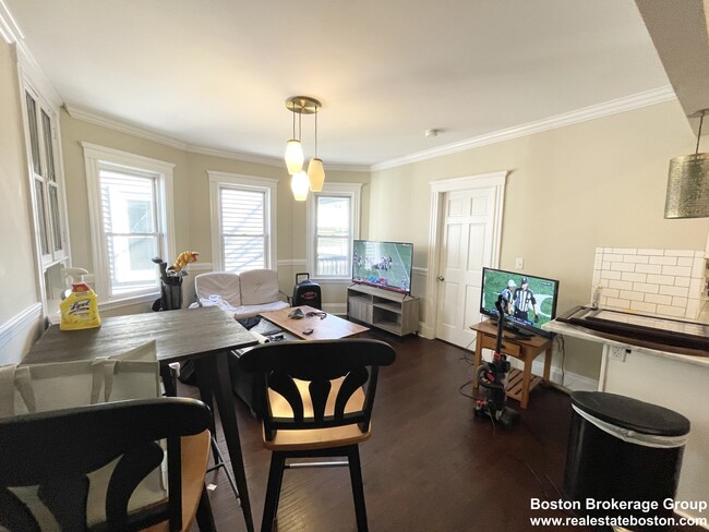 Photo - 10 Taft St Unit 2